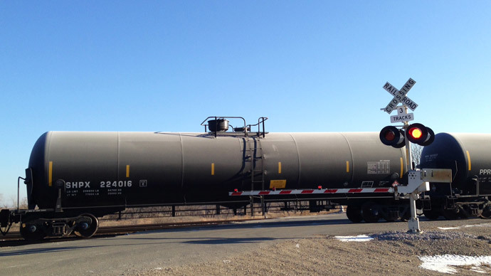 New rules for oil-packing ‘bomb trains’ leave all parties dissatisfied