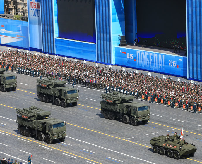 A BTR-82A armored personnel carrier and A Pantsir-S / SA-22 Greyhound self-propelled surface-to-air missile system at the military parade to mark the 70th anniversary of Victory in the 1941-1945 Great Patriotic War. (RIA Novosti/Anton Denisov)