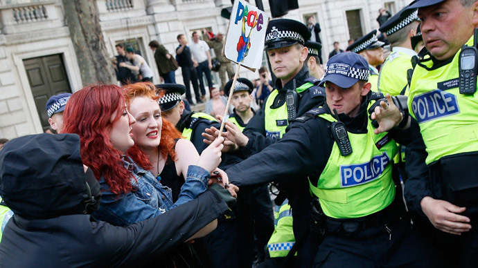 ‘No more f**king Tory cuts’: Scuffles at anti-austerity demo in London (VIDEO)