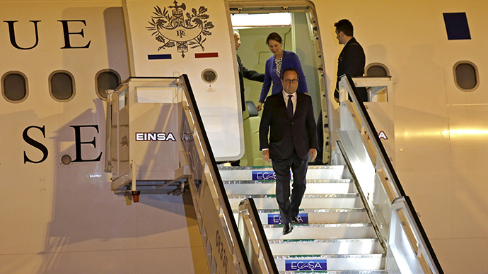 ‘It has to be done’: President Hollande visits Cuba, urges end to US sanctions