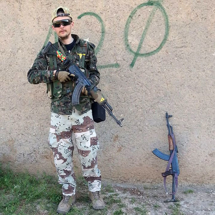 Jac Holmes is fighting against ISIS in Syria. (Photo: Jac Holmes/Facebook)