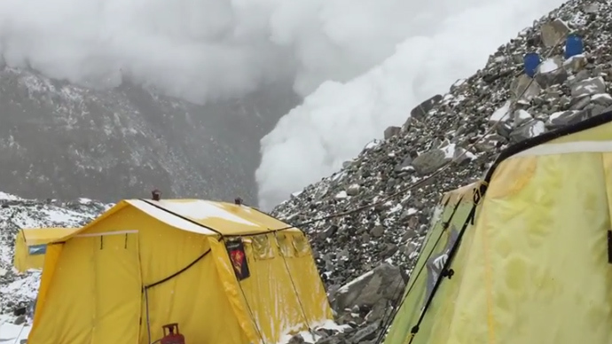 New footage of avalanche destroying Everest Base Camp (VIDEO)