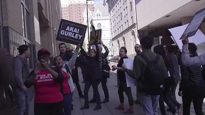 Protests as NY cop who killed Akai Gurley asks for dismissal of charges