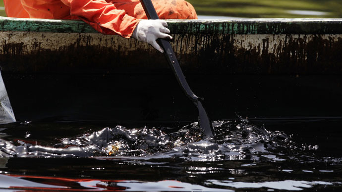 2004 Gulf of Mexico oil spill could leak another 100 years - report