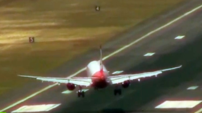 Blown away: Planes battle wild winds at one of world’s most dangerous airports (VIDEO)