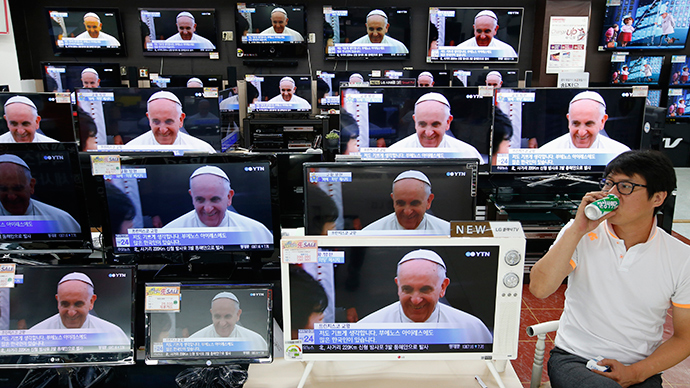 No TV, internet & only one paper ‘for me’ Pope admits in interview