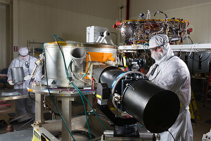 InSight Cruise Stage and Lander in Assembly (Credit: NASA / JPL-Caltech / Lockheed Martin)