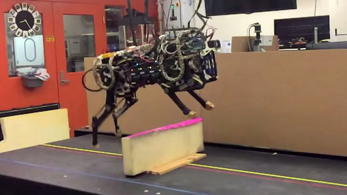 Robot cheetah taught to jump obstacles using laser sight (VIDEO)