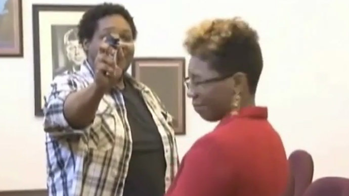 Ohio woman chooses to be pepper sprayed rather than face jail as punishment for assault (VIDEO)