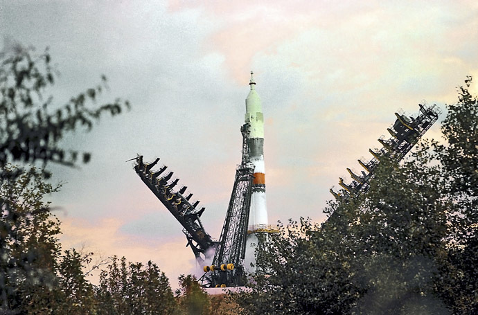 10/09/1977 The Soyuz 25 spacecraft minutes before launched from the Baikonur space center. (RIA Novosti / Alexander Mokletsov)