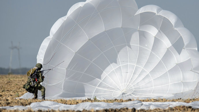Low altitude parachuting, new APCs: Russian paratroopers to impress at Army-2015 expo