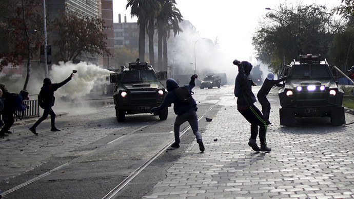 Chile police deploy tear gas, water cannons as 200,000-strong rally turns violent (PHOTOS, VIDEO)