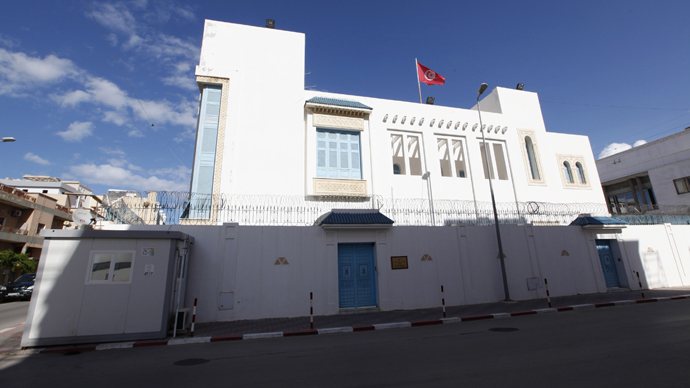 Gunmen storm Tunisian consulate in Libya, kidnap 10 staff