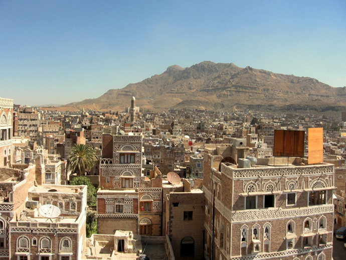 The Old Town of Sanaa, Yemen (image from wikipedia.org by flickr user ai@ce)
