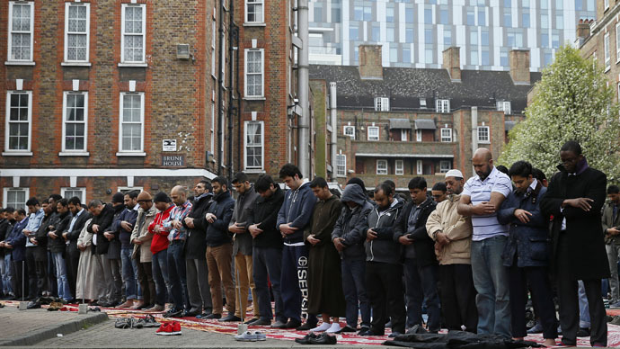 ​Brits associate Muslims more with terrorism than religion, poll indicates