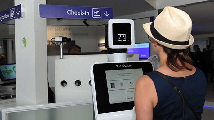 ​Robots to replace border police? To speed up lines at airports, French firm to scan your irises