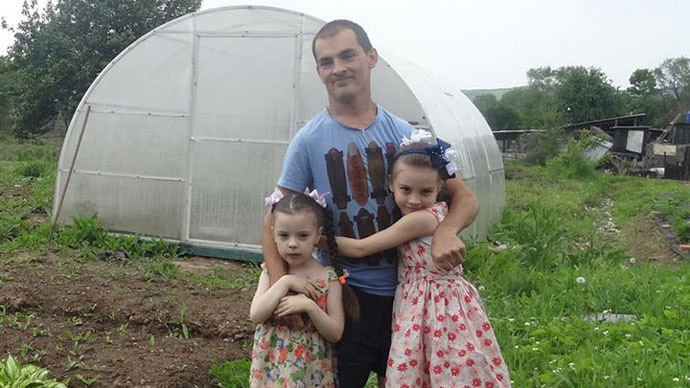 If he can do it... Disabled Russian farmer builds everything with his own hands