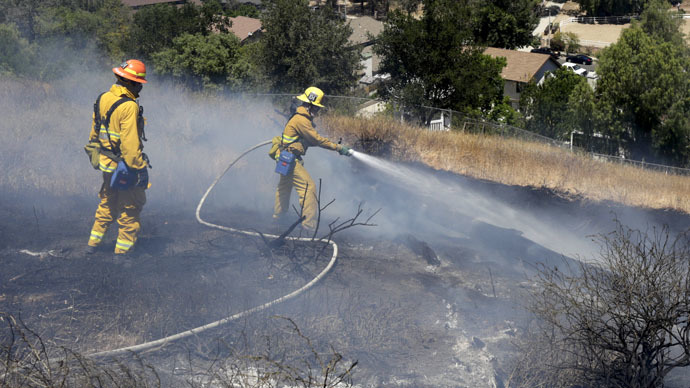 California wildfire forces hundreds to flee their homes (PHOTOS)