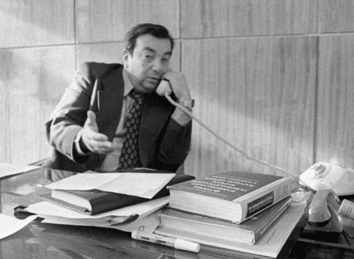 02/01/1979 Evgeny Primakov, director of the Oriental Studies Institute of the USSR Academy of Sciences, in his study. (RIA Novosti/Alexandr Graschenkov)