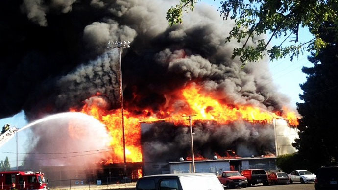 Historic stadium engulfed in flames in Oregon (VIDEO)