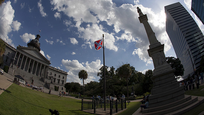 Brawl breaks out between Confederate flag supporters, opponents