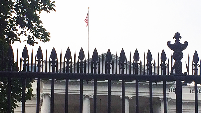 Keep out: White House fence gets extra spikes