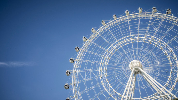 Left hanging: World’s 5th largest Ferris wheel Orlando Eye strands riders for up to 3 hours