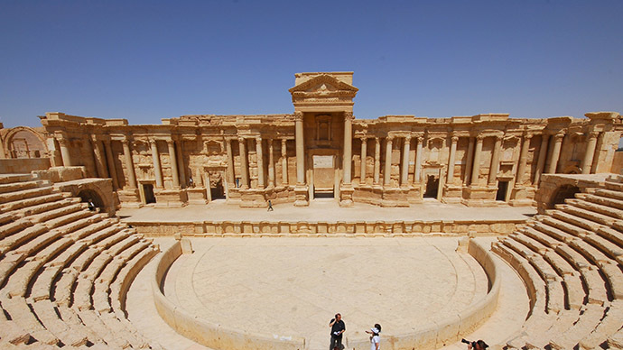 ISIS youth execute 25 Syrian soldiers at Palmyra amphitheater – report