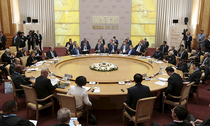 (L-R) Brazil's President Dilma Rousseff, Indian Prime Minister Narendra Modi, Russian President Vladimir Putin, Chinese President Xi Jinping and South African President Jacob Zuma attend a press briefing during the BRICS Summit in Ufa, Russia, July 9, 2015 (Reuters / SCO Photohost / RIA Novosti)