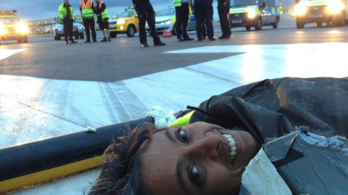 ​Climate change activists occupy Heathrow Airport runway, 6 arrests