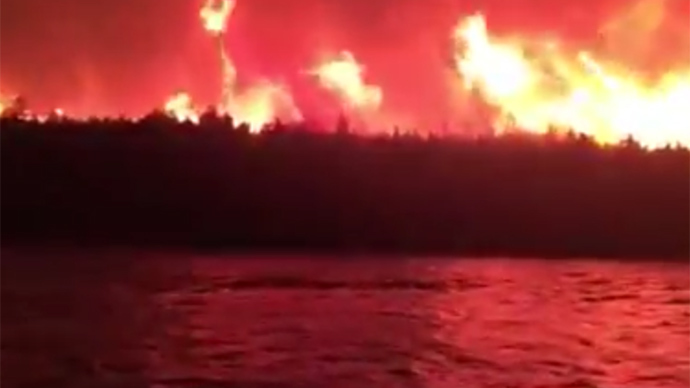 Canadian wildfires out of control as super blaze hits Saskatchewan (VIDEO)