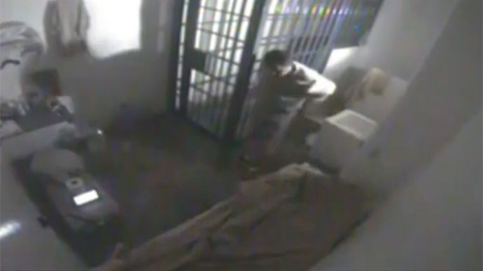 Video shows Mexican drug kingpin escaping maximum security jail