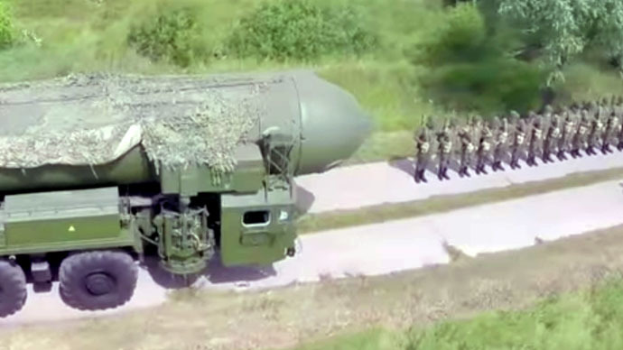 Topol turns 30: Missile launcher parade & ‘fuel-from-thin-air’ system (DRONE VIDEO)
