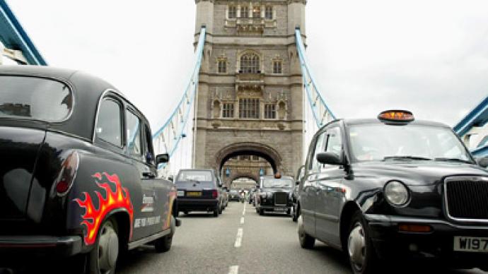Hail a cab: Chinese auto maker to buy London taxi maker