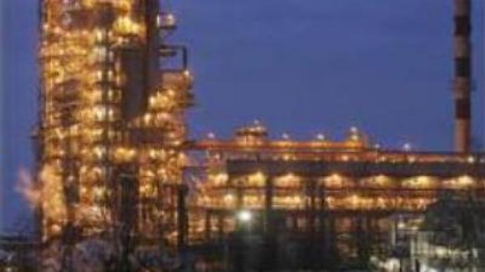 Oil industry investing in refineries