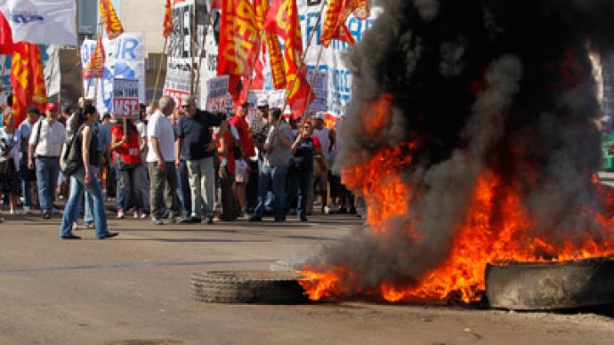 First mass strike in decade paralyzes Argentina, challenges Kirchner govt