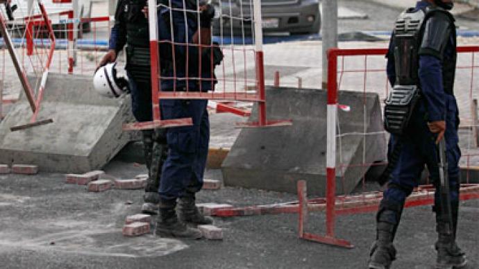 Bahraini police fire tear gas at thousands of pro-Rajab protesters