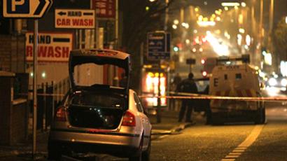 Union Jack violence: Belfast police fire plastic bullets as loyalists clash with republicans (VIDEO)