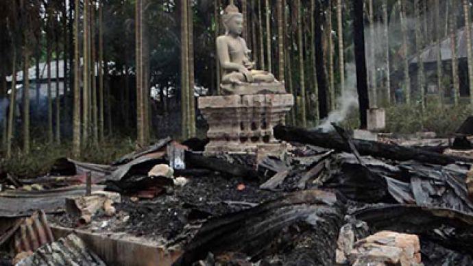25,000 Muslim rioters torch Buddhist temples, homes in Bangladesh (PHOTOS)