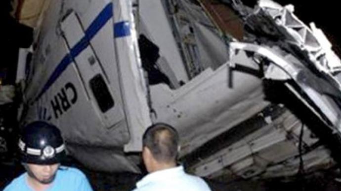 Chinese bullet train derails in lightning incident 