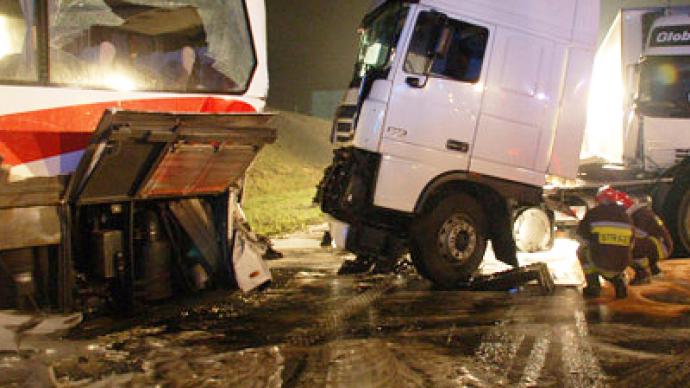 Bus crash in central Russia – 9 dead