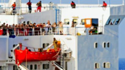 Somalia pirates seize record tanker