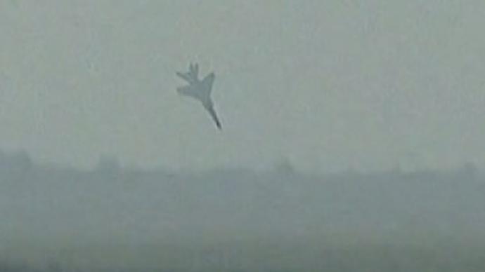 Falling short: fighter jet crashes at air show (video) — RT World News