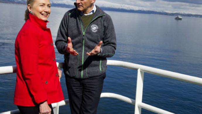 Clinton in Arctic: Promenade with profit in mind