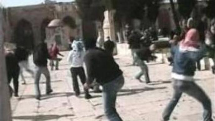 Dozens injured in clashes over Jerusalem mosque renovation