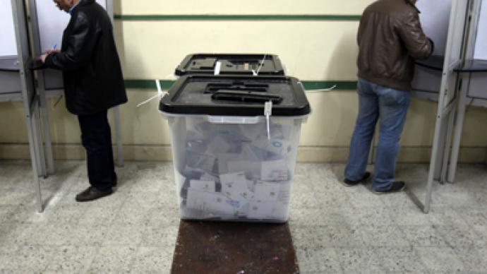 Early results suggest Egyptian constitution approved in referendum