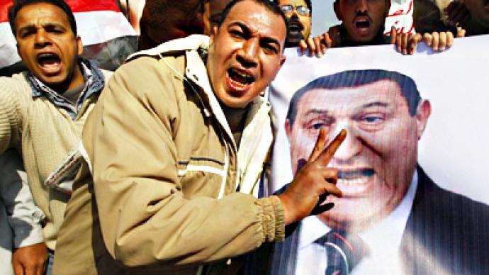 Egyptian demonstrators celebrate stamina