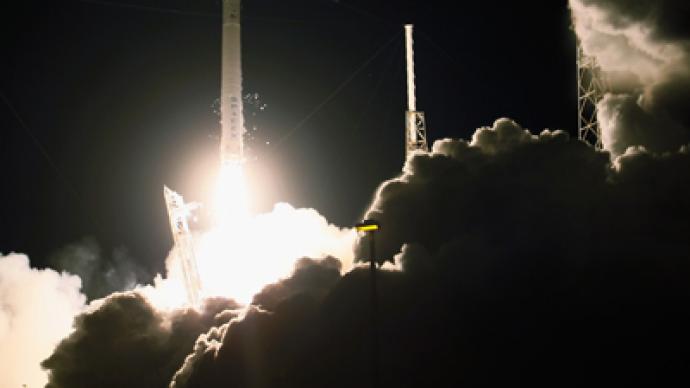 Dragon flies high: NASA’s first private freighter blasts off