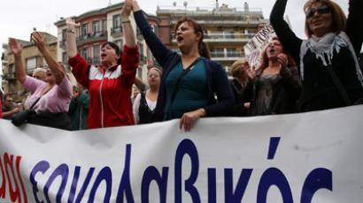 Greece on the brink of default despite approved austerity