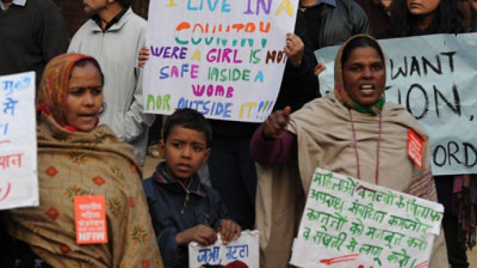 Delhi rape spurs Indian women to rush for gun licenses
